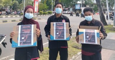 Kegiatan pembagian masker gratis oleh Ikatan Mahasiswa Sumatera Utara (IMARSU) sebagai wujud kepedulian terhadap masyarakat Banda Aceh berlangsung sukses. Kegiatan pembagian masker gratis oleh Ikatan Mahasiswa Sumatera Utara (IMARSU) sebagai wujud kepedulian terhadap masyarakat Banda Aceh berlangsung sukses.